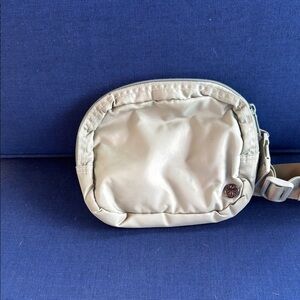 GAIAM Green Mini Bag Compact and Stylish